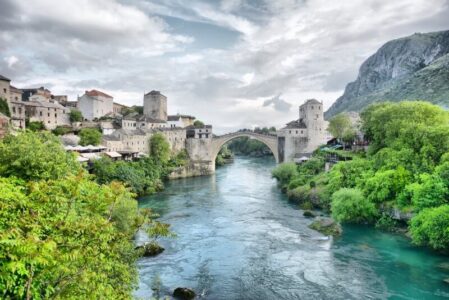 Pohádkový most ve městě Mostar