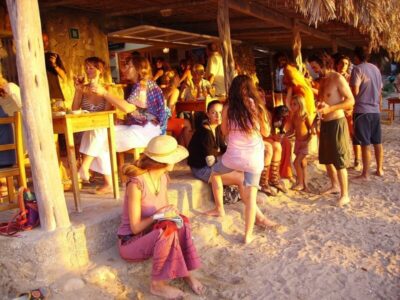Party na plážích na Ibize