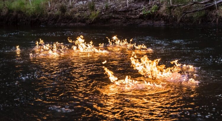 Hořící řeka v Austrálii