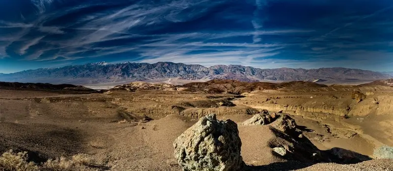 Putující kameny v Údolí smrti