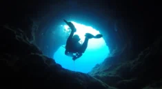 podmořská jeskyně