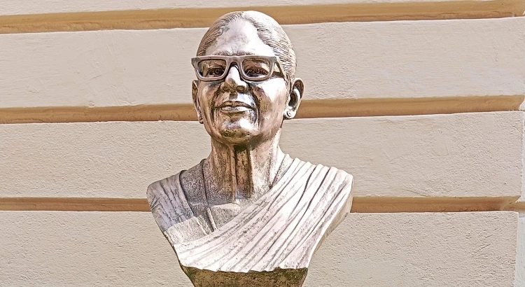 Anna Mani