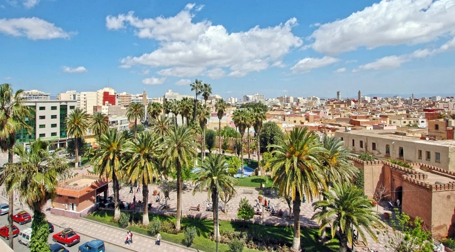 Hraniční město Oujda v Maroku