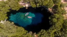 Melissanská jeskyně