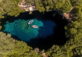 Melissanská jeskyně