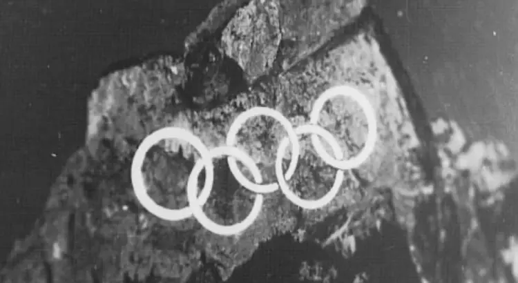 Promítání olympijských kruhů během zahájení her