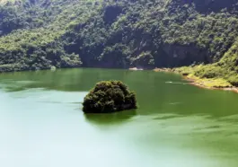 Jezero Taal s ostrovem